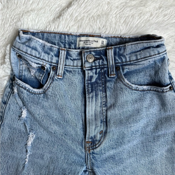 Abercrombie 90s Skinny Jean HR - Picture 2 of 5